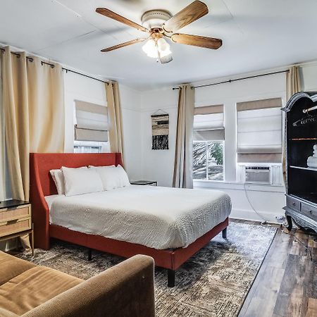 Lafayette At Your Doorstep, Private Rm 외부 사진