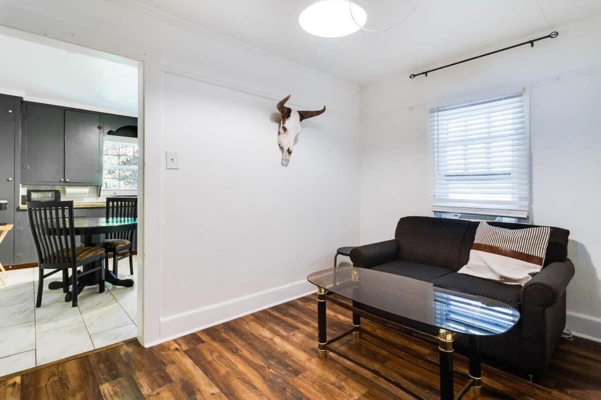 Lafayette At Your Doorstep, Private Rm 외부 사진